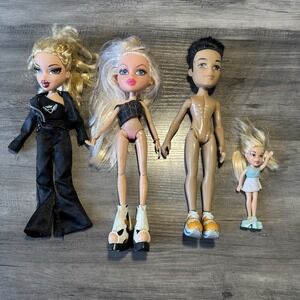 Lot of 4 RARE VINTAGE MGA 2001 2015 Bratz Dolls W/ Clothes Mini Doll Accessories
